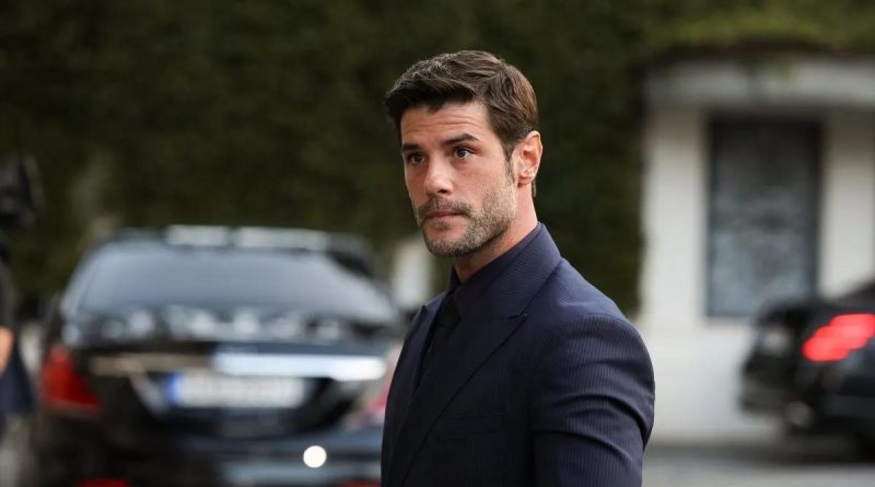 Here is the rewritten content in Turkish: Başlık: Berk Cankat,