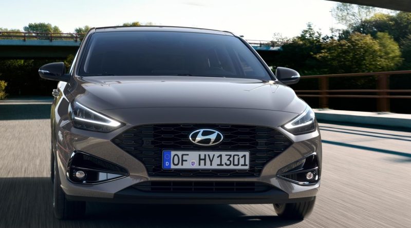 Here is the rewritten text in Turkish: Başlık: Hyundai i30,