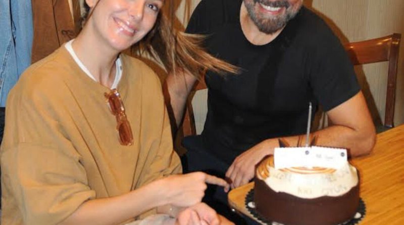 Here is the rewritten text in Turkish: Başlık: Leyla ile