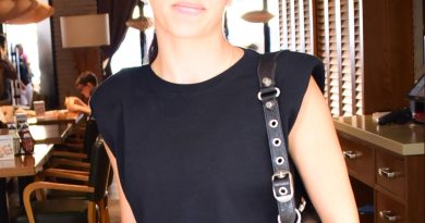 Gupse'ye Çok Gülüyorum Öykü Karayel, Gupse Özay'ın Senaryosunu Kaleme Almaya