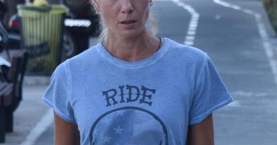 Here is the requested output: Sevgili istemiyorum: Bade İşçil, Hayatıma