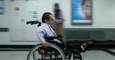 Cam Kemik Hastalığıyla Büyüyen Hamza Doktorluk Hayali Gerçeğe Dönüştürdü Hamza'nın