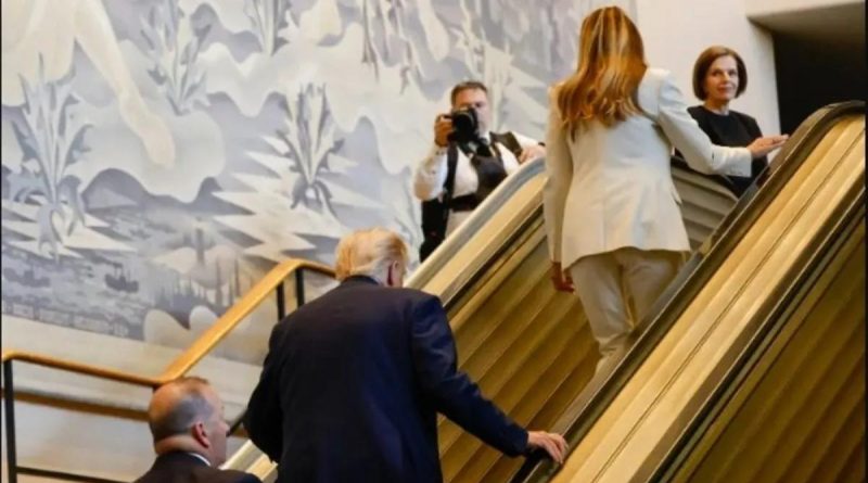 Yürüyen Merdiven Durdu: Trump Alay Konusu Oldu ABD Başkanı Donald