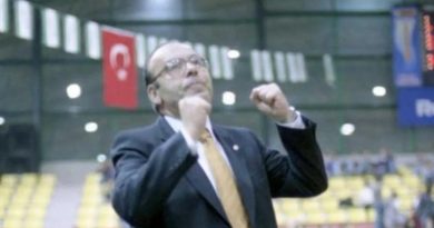 Başlık: Basketbol Süper Ligi'nde Şampiyonluk Rekoru Aydan Siyavuş'ta İçerik: Basketbol