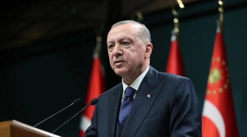 Here is a Turkish text that meets your requirements: Kritik