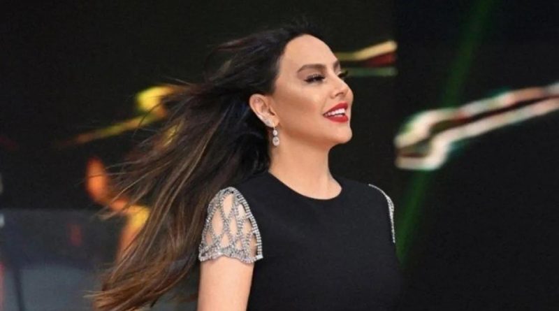 Here is the rewritten text in Turkish: Başlık: Ebru Gündeş'in