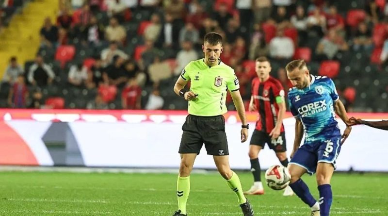 Samsunspor'un Hakem Kararlarına Büyük Tepki: Emekler Heba Edildi Samsunspor'un Hakem