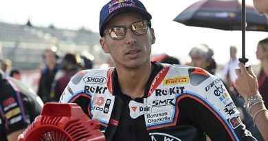 Here is the rewritten text in Turkish: Toprak Razgatlıoğlu, İspanya'daki