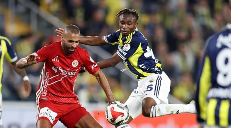 Fenerbahçe'nin Galibiyeti: Birinci Olmak, İlk Sırada Yerleşmek Gerek Fenerbahçe'nin Antalyaspor'u