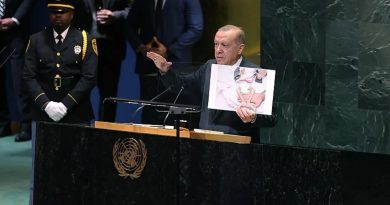 Başlık: Başkan Erdoğan, BM Salonunda Tarihî Konuşması Öncesi Dakikalarca Alkışlandı!