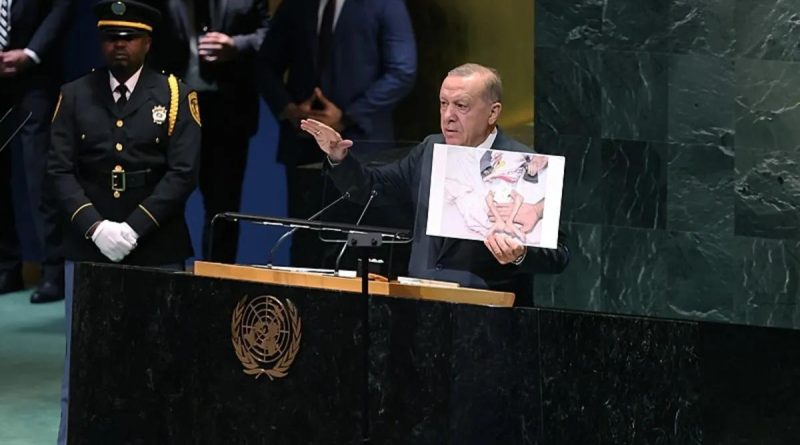 Başlık: Başkan Erdoğan, BM Salonunda Tarihî Konuşması Öncesi Dakikalarca Alkışlandı!