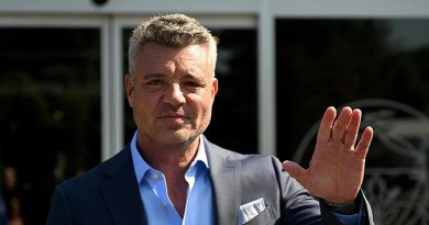 Başlık: Fenerbahçe Başkanı Sadettin Saran, Mazbatasını Aldı! İçerik: Fenerbahçe Kulübü