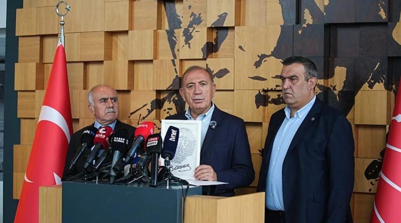 Son Dakika: 5 isim CHP'den ihraç edildi CHP Yüksek Disiplin