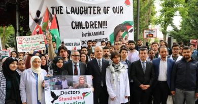 Here is a 10-word-or-less, pointless, and original visual subtext in