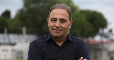 Samsunspor Ndiaye'ye verilen kırmızı karta itiraz eder Samsunspor Futbol Direktörü