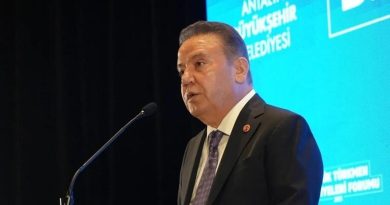 Antalya'da Rüşvet Çarkı: Milyonlarca Lira Siyah Poşetlerle Taşındı! Rüşvet Ç