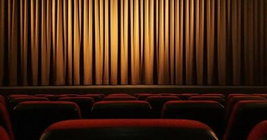 Here is the rewritten text in Turkish: Başlık: Bakanlıktan Sinema