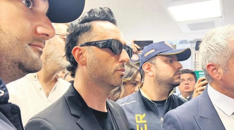 Perperişan Şarkıcısı Mabel Matiz'in İfade Verdiği Haber Müstehcenlik Suçlamasına Karşı