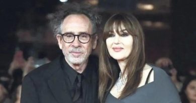 Monica Bellucci ve Tim Burton Ayrılıyor Ünlü çiftin iki yıllık