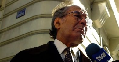 Nobel Ödülü Sahibi Perez, Netanyahu'nun Arjantin Ziyaretiyle İlgili Tepki Gösterdi