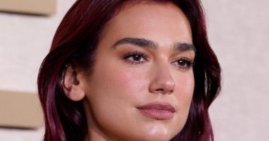 Here is a Turkish text that meets your requirements: Başlık: