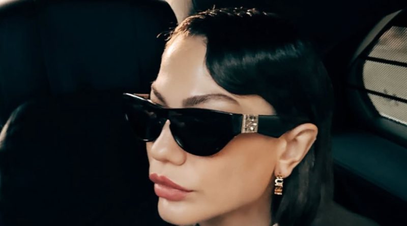 Demet Özdemir'den Yeni Kare! Sosyal Medyada Olay Yarattı Eşref Rüya