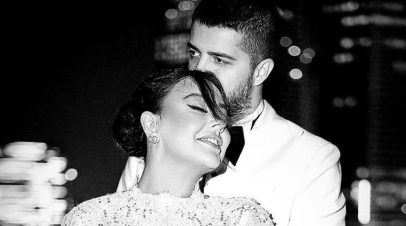 Başlık: Ebru Gündeş ve Murat Özdemir'in Boşanması Ebru Gündeş ve