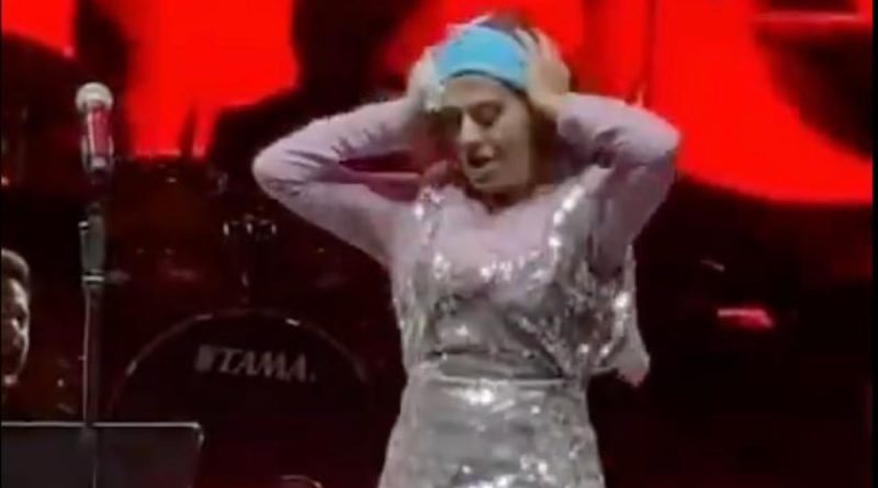 Yıldız Tilbe Sahne Performansıyla Beğeni Topladı Türk Müzik Sahnesinin Sevilen