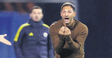 Tedesco'nun Ağzında Yenilgi: Fenerbahçe'nin Geleceği Tartışılıyor Tedesci'nin 4 Maçıyla İlk