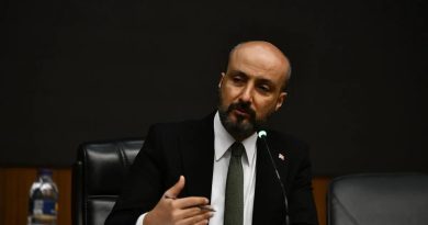 Here is the Turkish text: Başlık: AK Partili Yalçın'dan Mansur