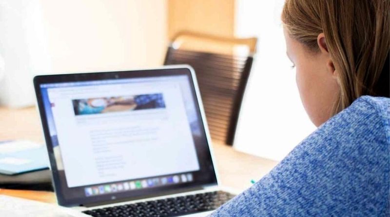 Here is the rewritten text in Turkish: Başlık: Türkiye'de Okul