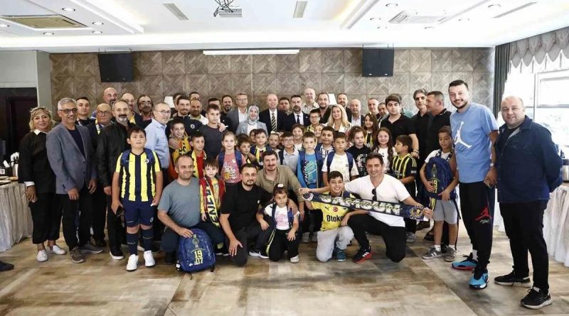 Başlık: Fenerbahçe'nin Sosyal Sorumluluk Projesi: Her Deplasman Bir Okul Fenerbahçe,