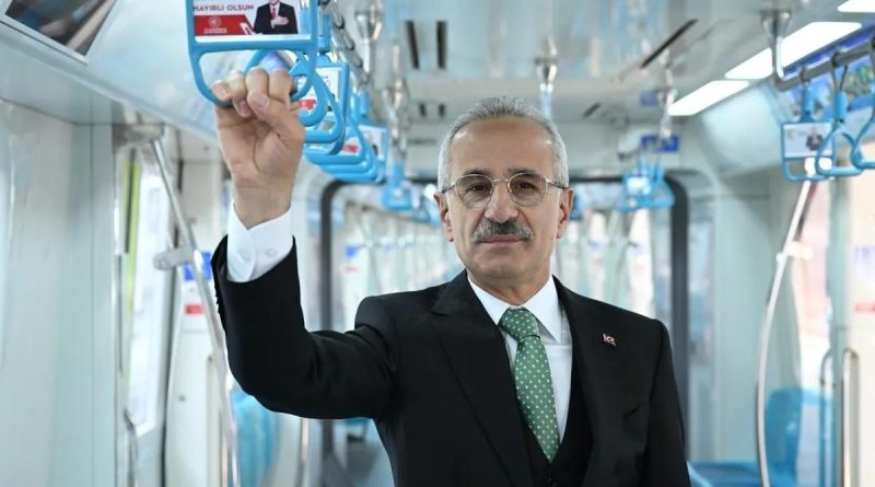 Başlık: Cumhurbaşkanlığı Kararı: Cumhuriyet Bayramı'nda Ulaşım Ücretsiz İçerik: Cumhurbaşkanlığı <strong