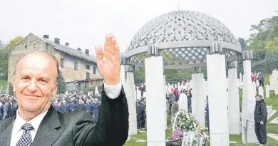 Rahat Uyu Bilge Kral Bosna Bize Emanet Rahmetli Aliya İzzetbegoviç'i