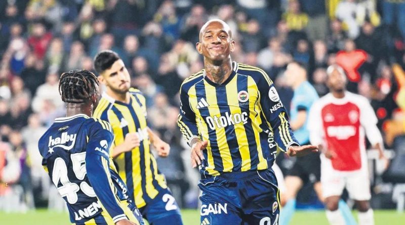 Here is the rewritten text in Turkish: Başlık: Fenerbahçe, Süper