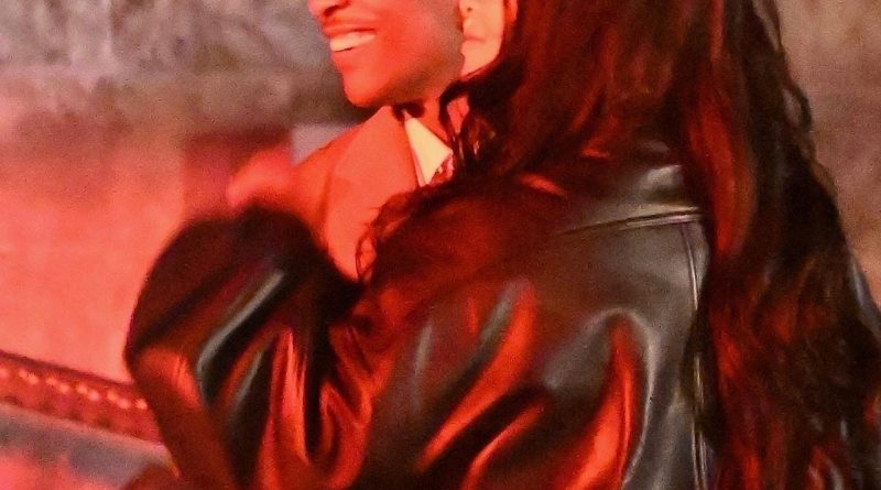 Here is a Turkish text that meets your requirements: Başlık: