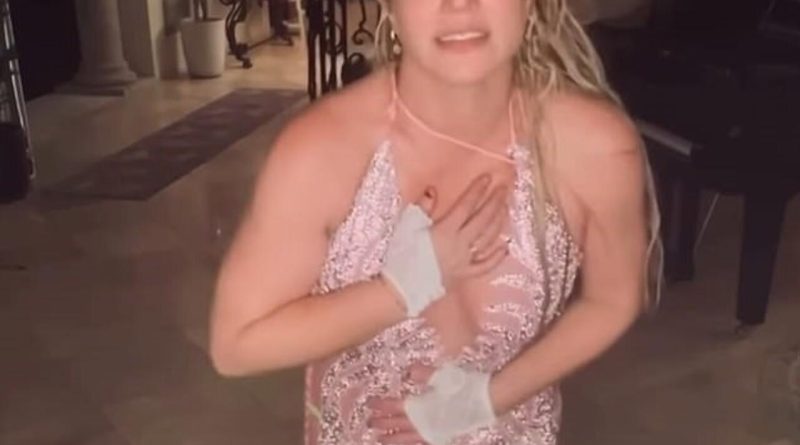 Britney Spears' Hayranlarını Korkuttu Hayranlarını korkutan Britney Spears, yeni gör