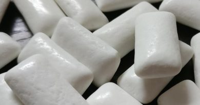 Here is a Turkish text that meets your requirements: Başlık: