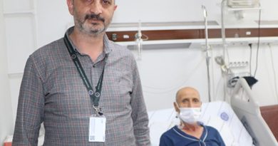 Here is the rewritten text in Turkish: Başlık: Lösemiye Dirsek