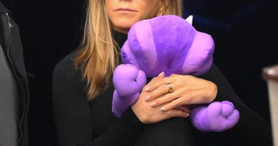 Here is the rewritten content in Turkish: Başlık: Jennifer Aniston: