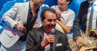 Neşet Ertaş'ı Mezarı Başında Andı: İbrahim Tatlıses Kırşehir Konseri Öncesi