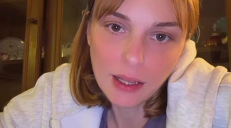 Başlık: Nilperi Şahinkaya, Annesinin Evini Ziyaret Etti İçerik: Nilperi Şah