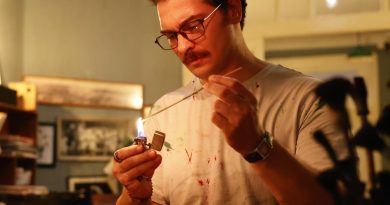 Çağatay Ulusoy, Ebru Sanatçısı Ferman'a Hayat Verdi Çağatay Ulusoy</strong