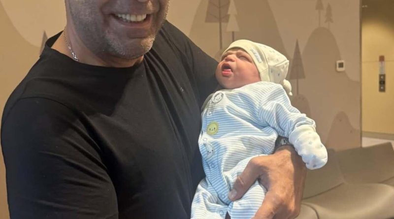 Başlık: Emre Karayel'in İkinci Çocuk Sevinci İkinci Çocuk Sevincine Kavuş