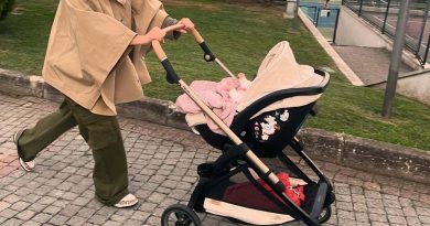 Kızımın Fotoğrafını Çekip Kaçtı: Burcu Biricik'in Garip Olayı Burcu Biricik,