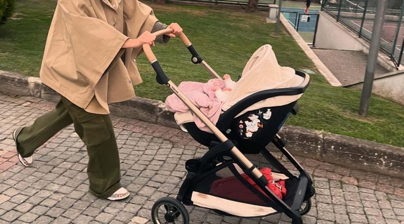 Kızımın Fotoğrafını Çekip Kaçtı: Burcu Biricik'in Garip Olayı Burcu Biricik,