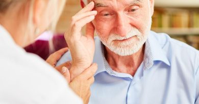 İşitme Kaybı Alzheimer'i Tetikliyor Kulak Burun Boğaz Hastalıkları Uzmanı Op