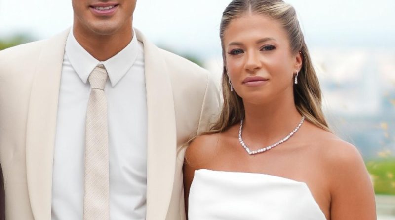 Mert Müldür ve Koprena Andjela, Nişan Fotoğraflarını Paylaştı Fenerbahçe Futbolcusu