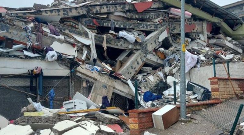 Deprem Sonrası Eve Kapanma: Psikolojik Acının Sessiz Çığlığı Deprem Sonrası