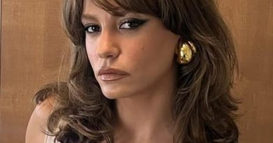 Serenay Sarıkaya'nın Hayatı Film Olarak Canlandırılıyor Serenay Sarıkaya, paylaşılamıyor